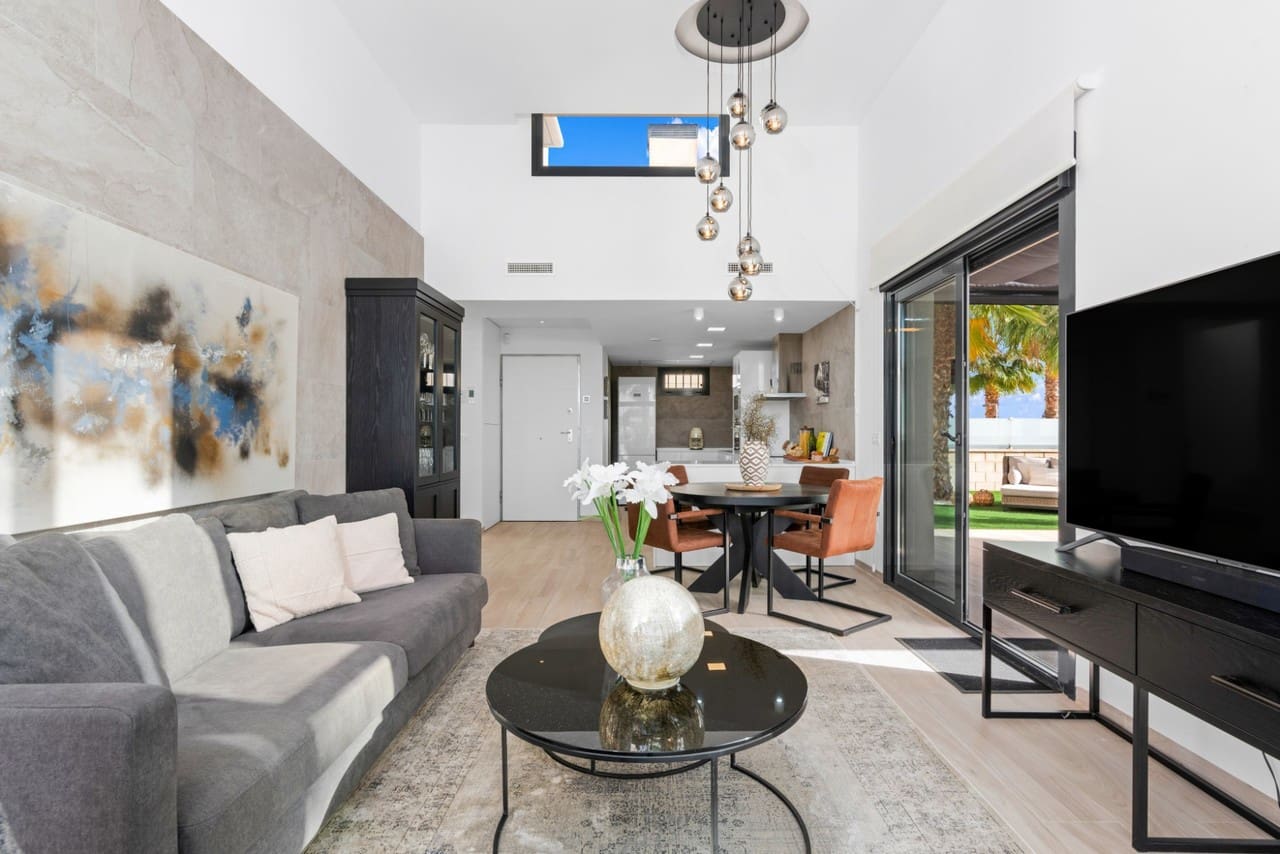 5 soverom Villa til salgs i Cabo Roig med svømmebasseng garasje - € 829 000 (Ref: 9797798)