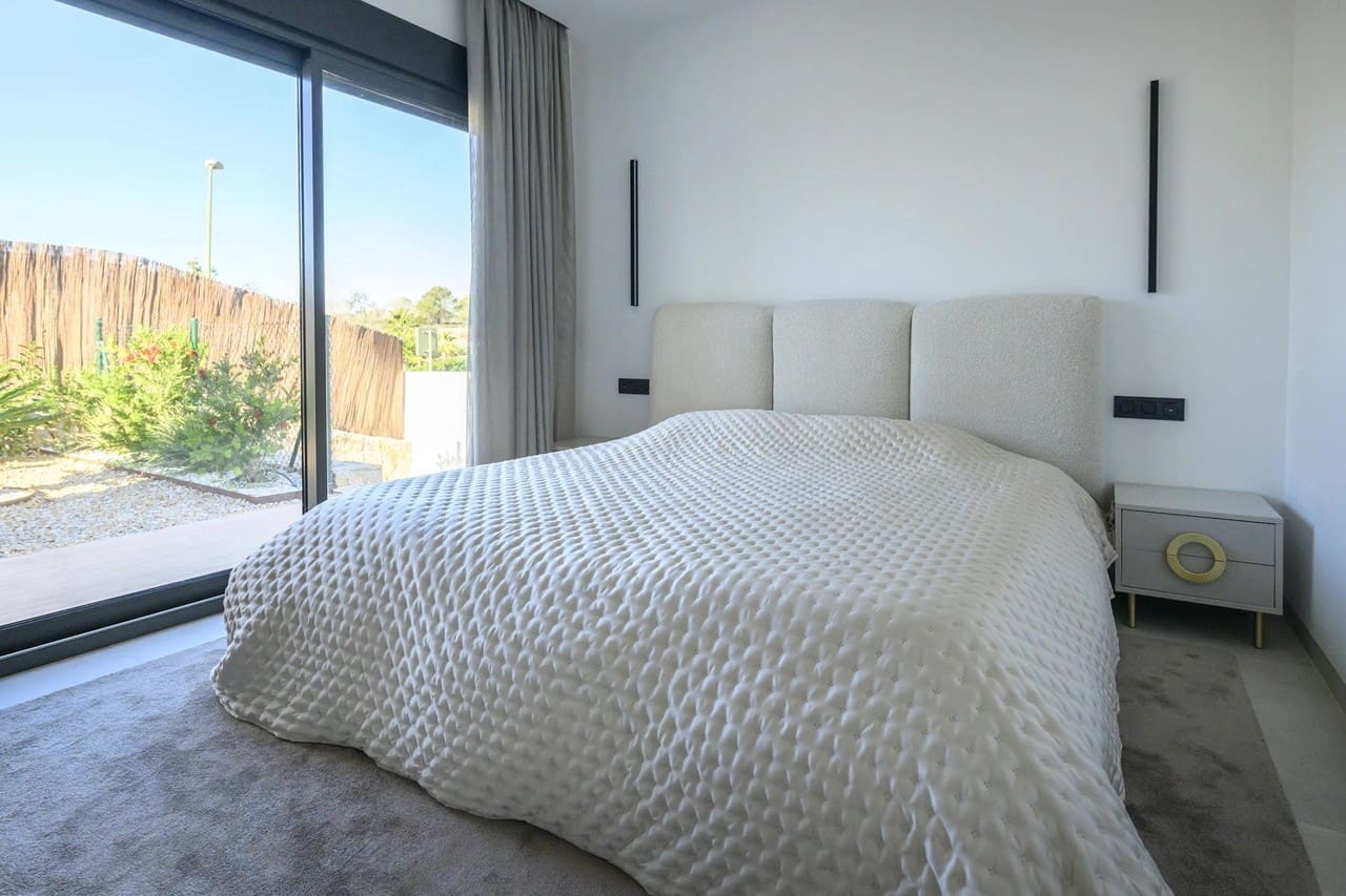 3 Zimmer Villa zu verkaufen in Las Colinas Golf mit Pool Garage - 1.030.000 € (Ref: 9797823)