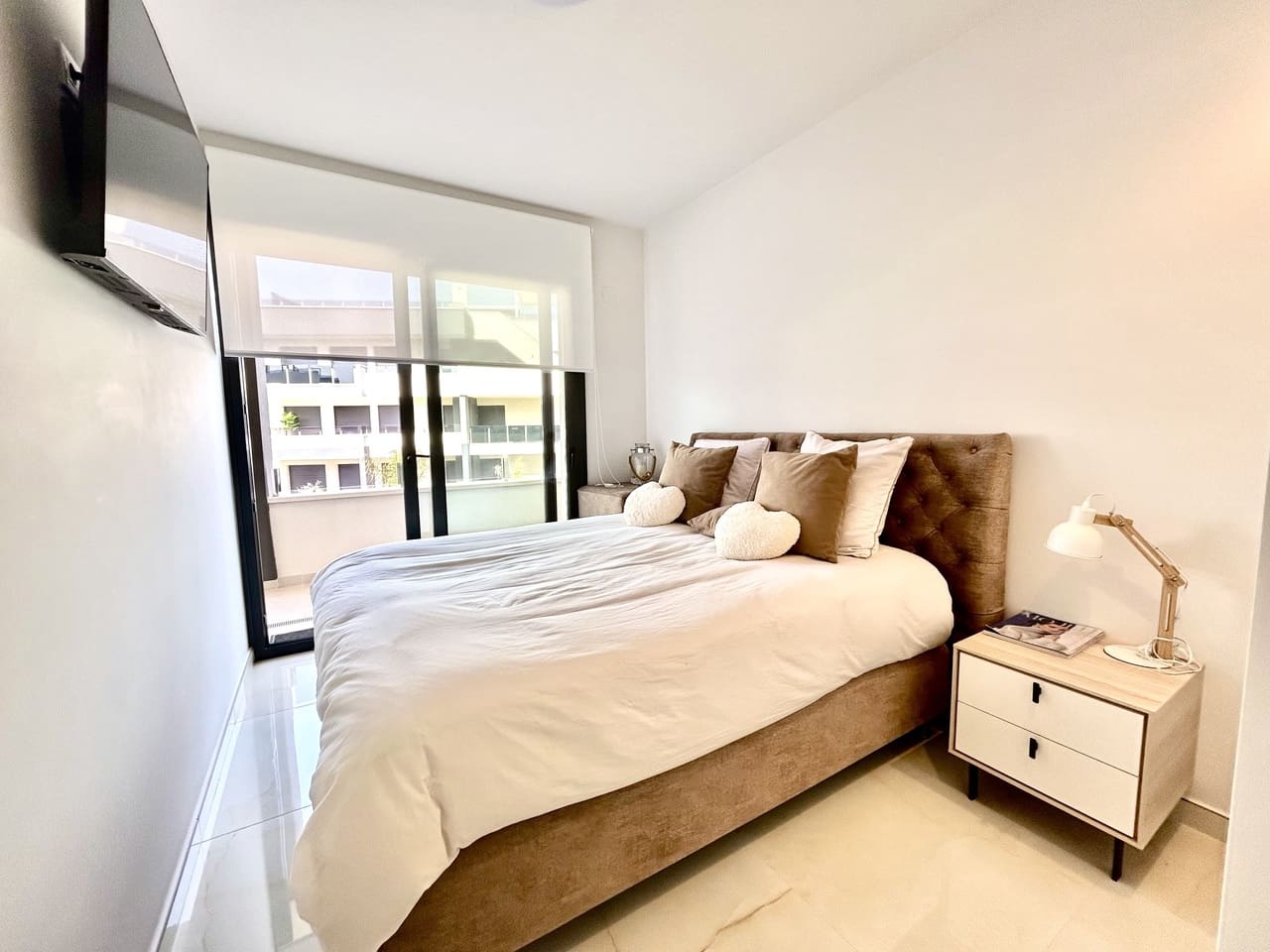 3 sypialnia Apartament na sprzedaż w Playa Flamenca z basenem garażem - 450 000 € (Ref: 9797831)