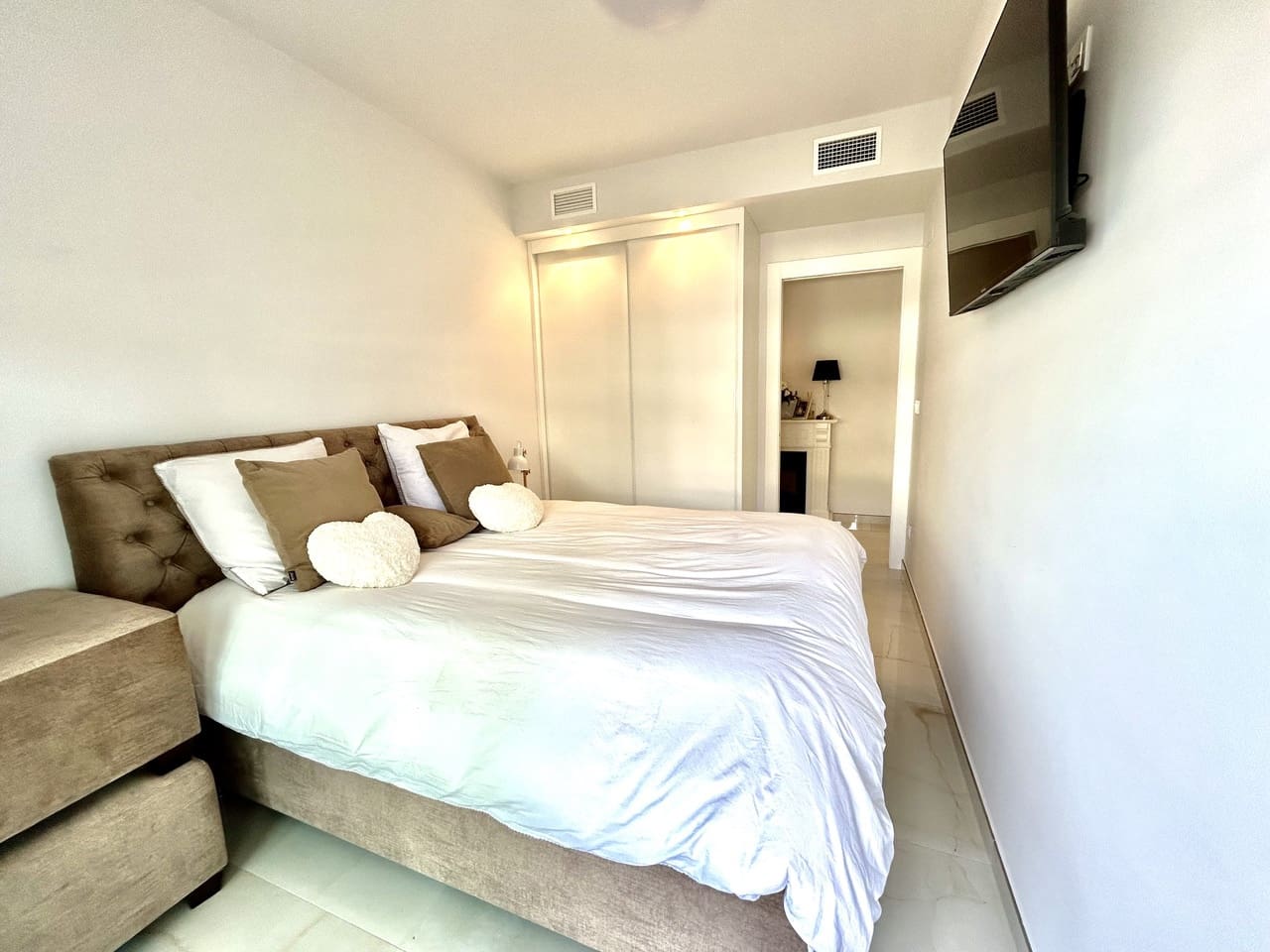 3 sypialnia Apartament na sprzedaż w Playa Flamenca z basenem garażem - 450 000 € (Ref: 9797831)