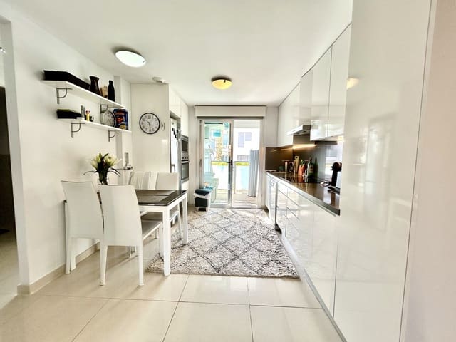 2 soveværelse Lejlighed til salg i Punta Prima, Orihuela med swimmingpool garage - € 240.000 (Ref: 9797846)