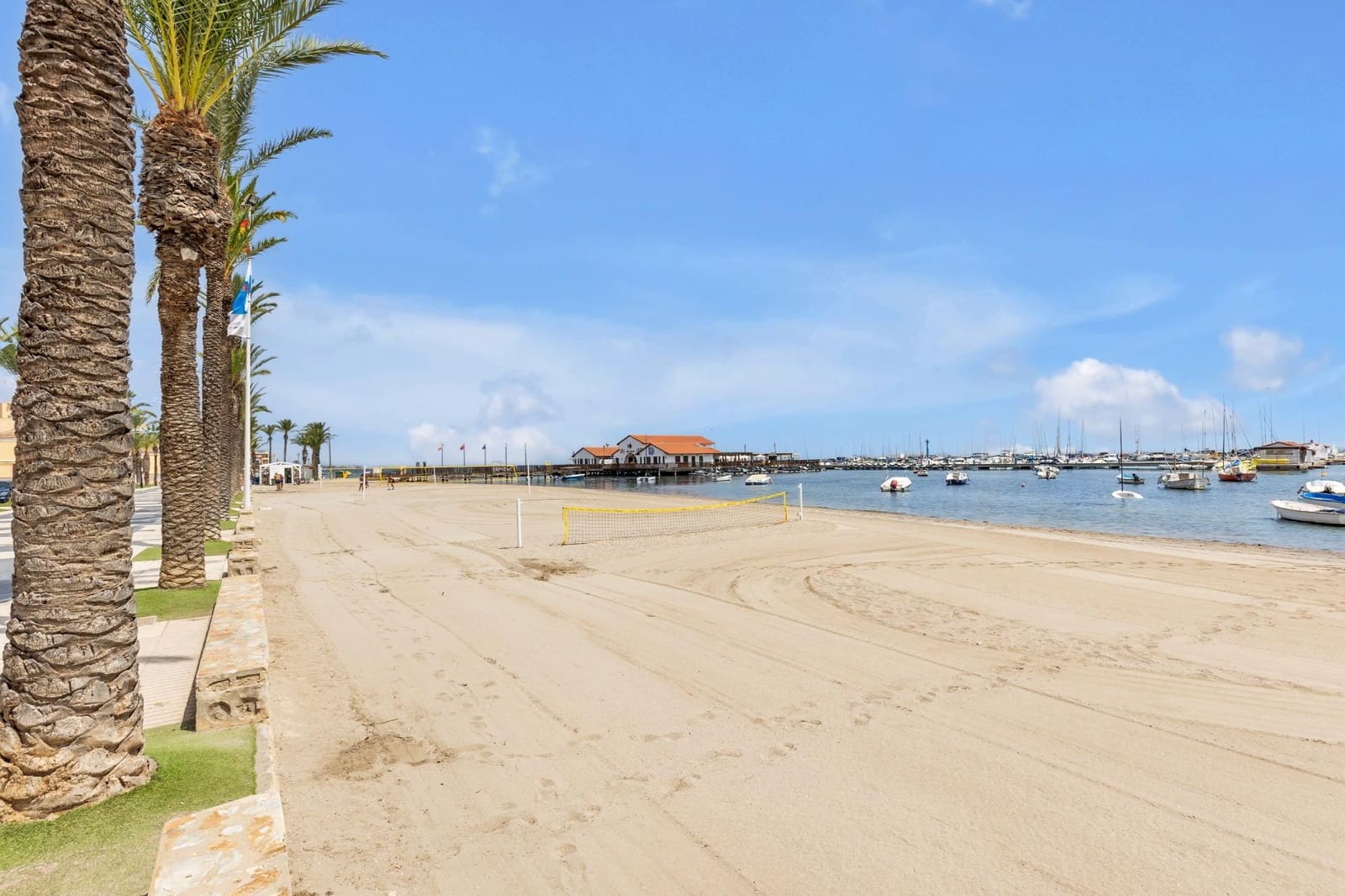 4 slaapkamer Appartement te koop in Los Alcazares met garage - € 199.000 (Ref: 9797850)