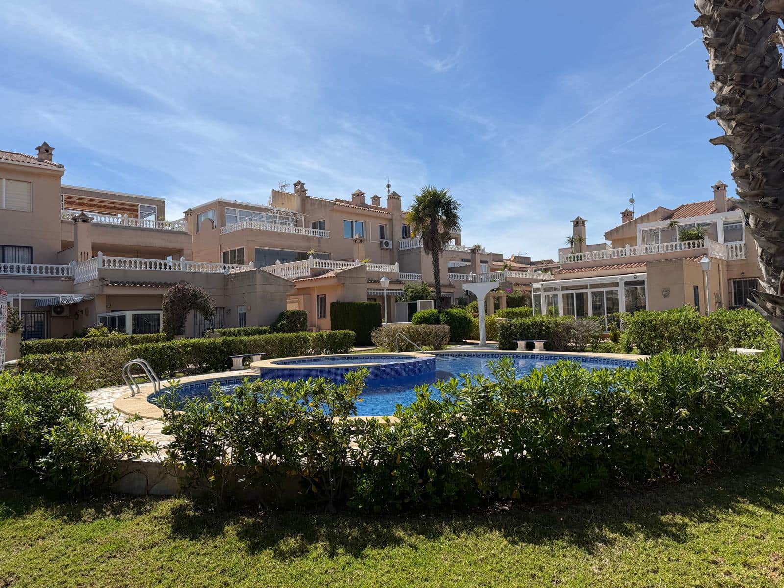 2 sovrum Takvåning till salu i Playa Flamenca med pool - 319 900 € (Ref: 9797856)