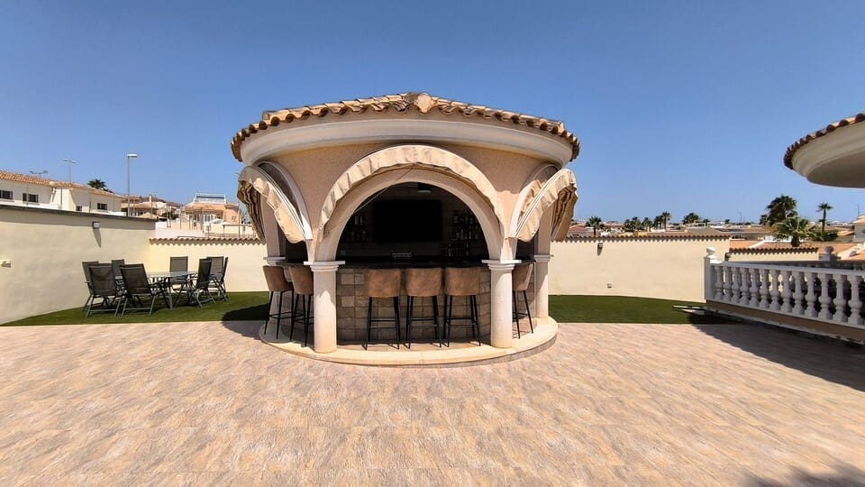 4 chambre Villa/Maison à vendre à Ciudad Quesada avec piscine garage - 674 950 € (Ref: 9797857)