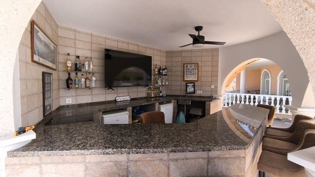 4 chambre Villa/Maison à vendre à Ciudad Quesada, Rojales avec piscine garage - 674 950 € (Ref: 9797857)