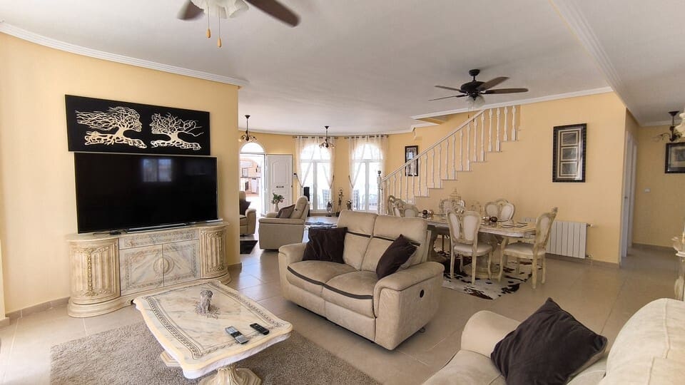 4 chambre Villa/Maison à vendre à Ciudad Quesada avec piscine garage - 674 950 € (Ref: 9797857)