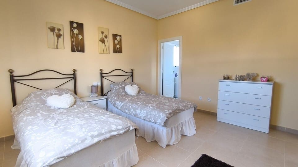 4 chambre Villa/Maison à vendre à Ciudad Quesada avec piscine garage - 674 950 € (Ref: 9797857)