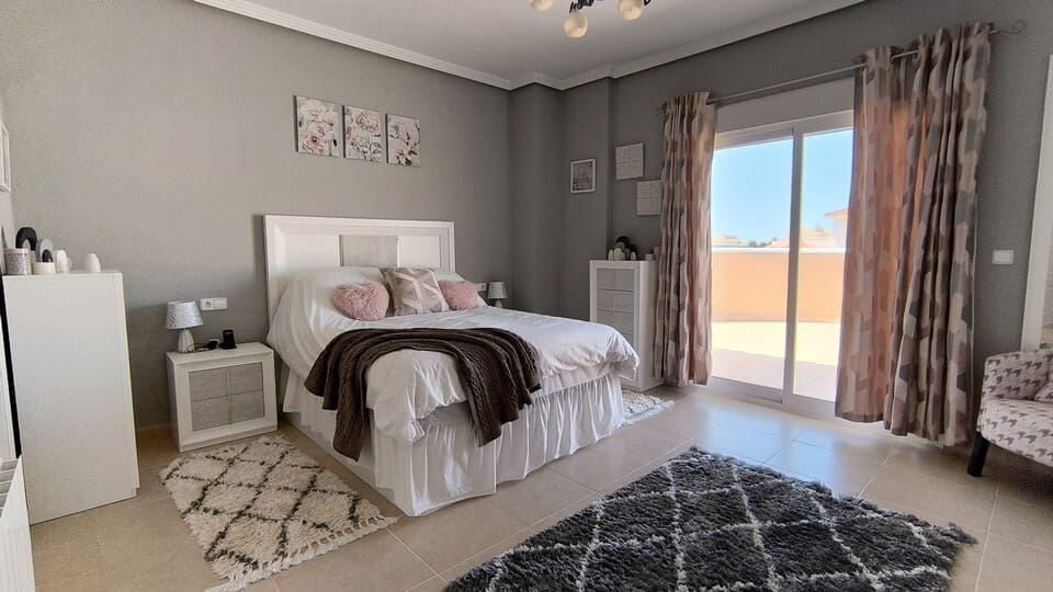 4 chambre Villa/Maison à vendre à Ciudad Quesada avec piscine garage - 674 950 € (Ref: 9797857)