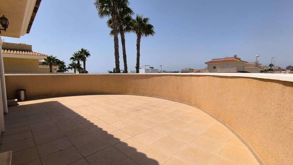 4 chambre Villa/Maison à vendre à Ciudad Quesada avec piscine garage - 674 950 € (Ref: 9797857)