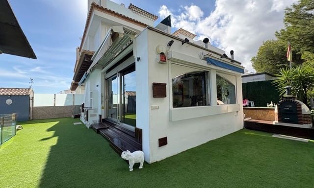 3 soveværelse Villa til salg i Playa Flamenca, Orihuela med swimmingpool - € 396.000 (Ref: 9797861)