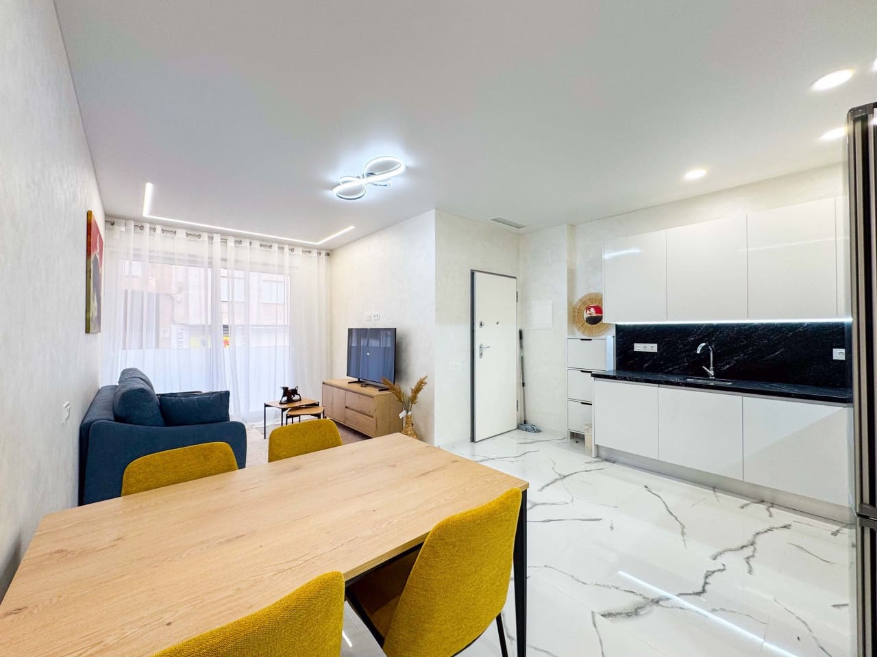 2 Zimmer Apartment zu verkaufen in Torrevieja - 230.000 € (Ref: 9797867)