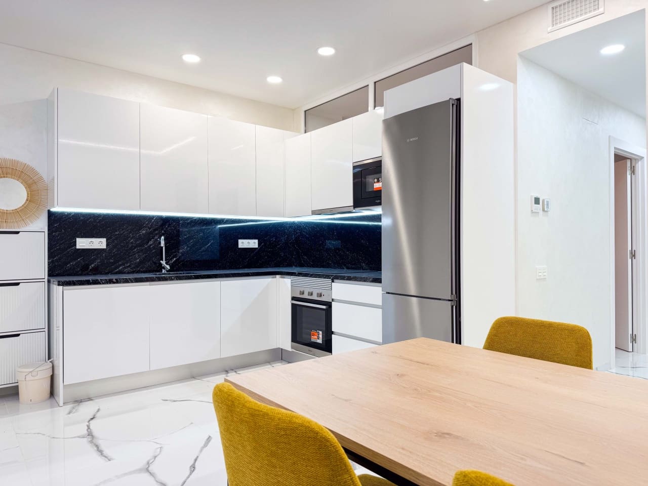 2 Zimmer Apartment zu verkaufen in Torrevieja - 230.000 € (Ref: 9797867)