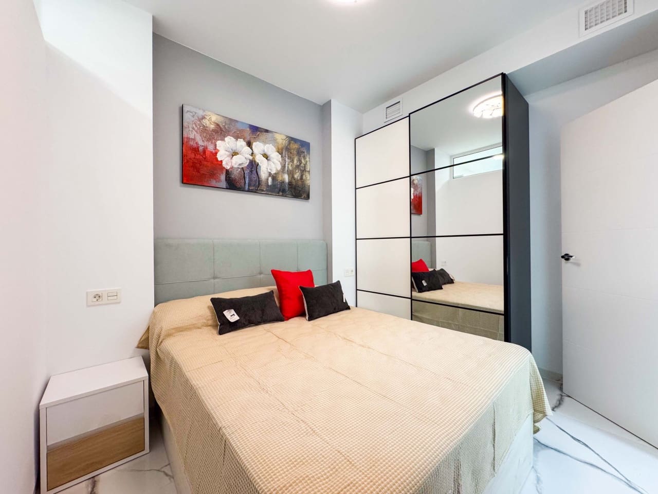 2 Zimmer Apartment zu verkaufen in Torrevieja - 230.000 € (Ref: 9797867)