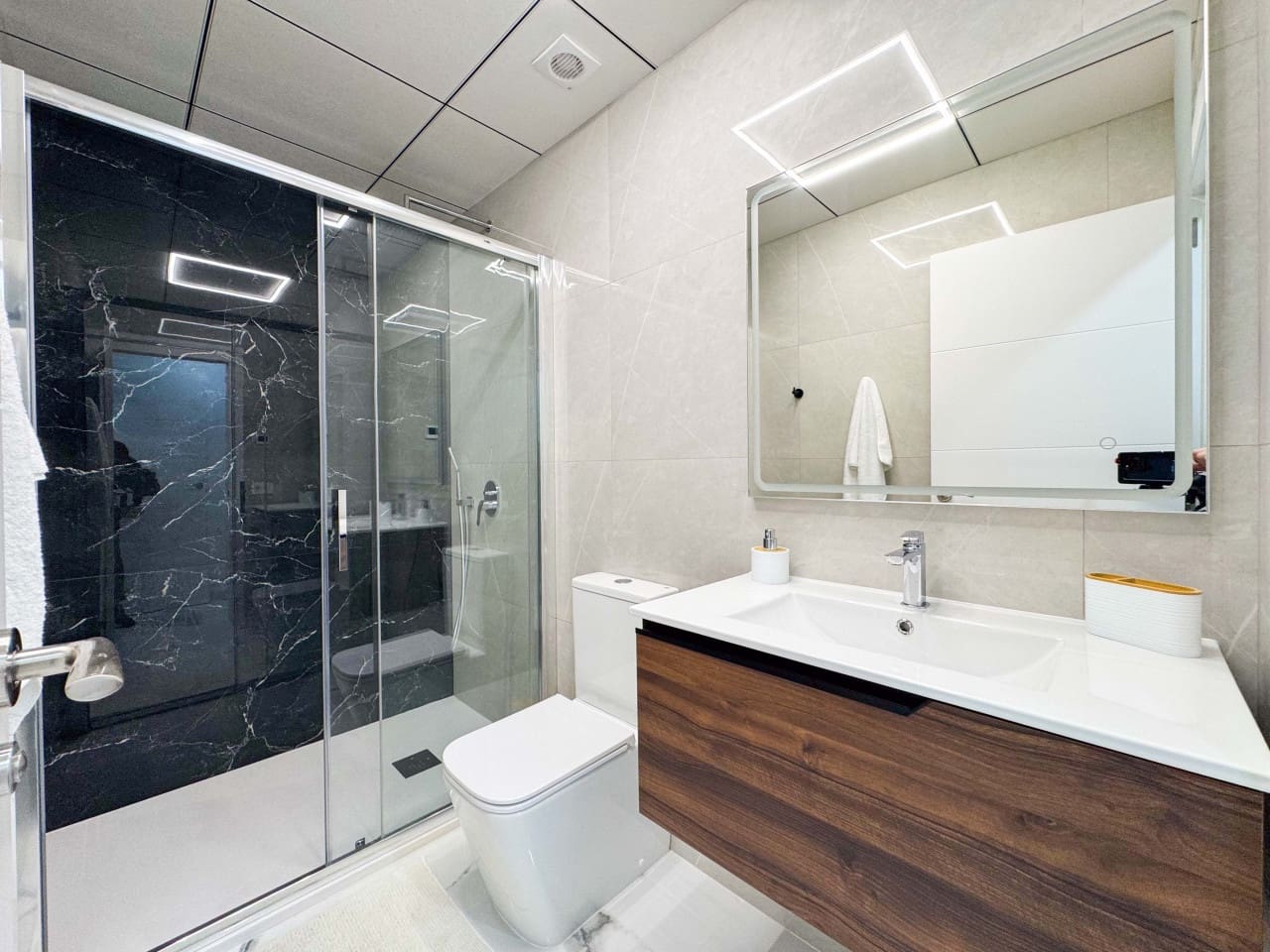 2 Zimmer Apartment zu verkaufen in Torrevieja - 230.000 € (Ref: 9797867)