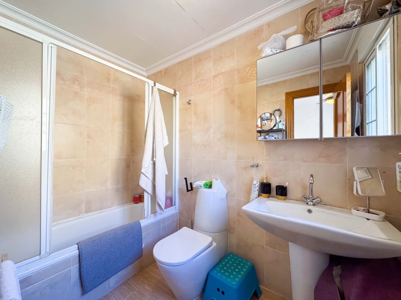 3 soveværelse Byhus til salg i Torrevieja med swimmingpool garage - € 224.000 (Ref: 9797874)