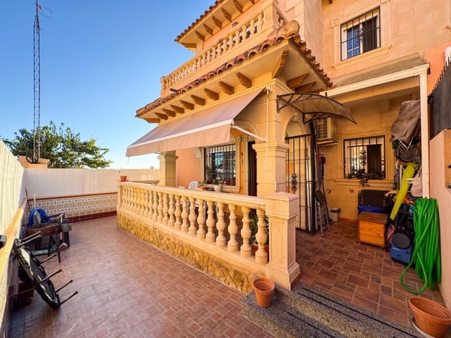 3 Zimmer Haus zu verkaufen in Parque Acuático - Sector 25, Torrevieja mit Pool Garage - 224.000 € (Ref: 9797874)