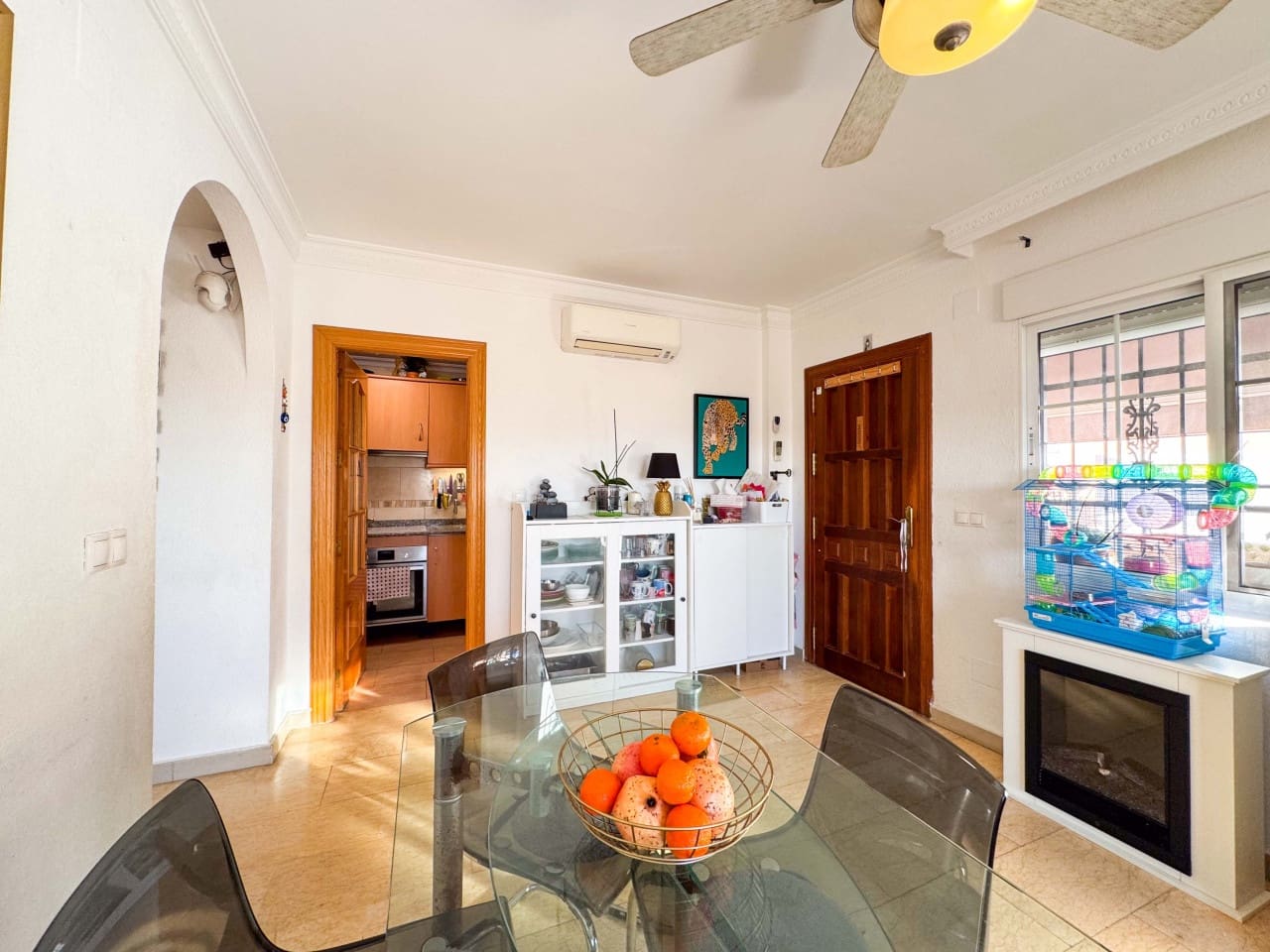 3 soveværelse Byhus til salg i Torrevieja med swimmingpool garage - € 224.000 (Ref: 9797874)