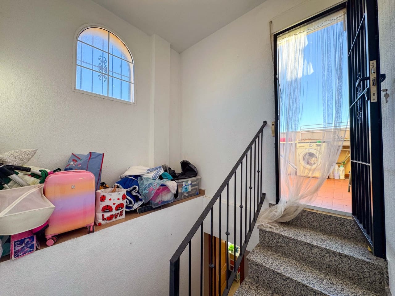 3 soveværelse Byhus til salg i Torrevieja med swimmingpool garage - € 224.000 (Ref: 9797874)