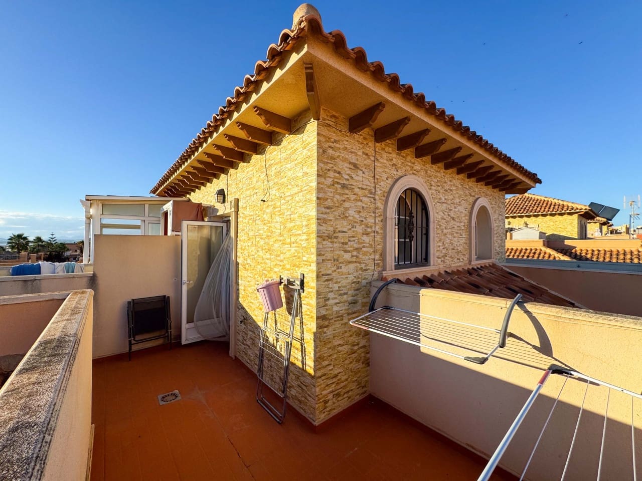 3 soveværelse Byhus til salg i Torrevieja med swimmingpool garage - € 224.000 (Ref: 9797874)