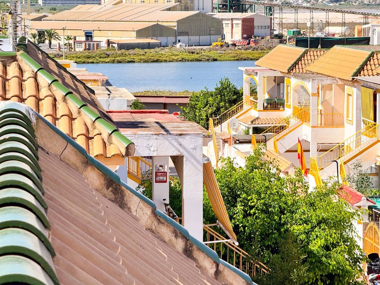 3 quarto Casa em Banda para venda em Torrevieja com piscina - 215 000 € (Ref: 9797877)