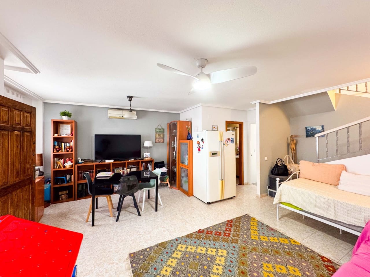 3 quarto Casa em Banda para venda em Torrevieja com piscina - 215 000 € (Ref: 9797877)