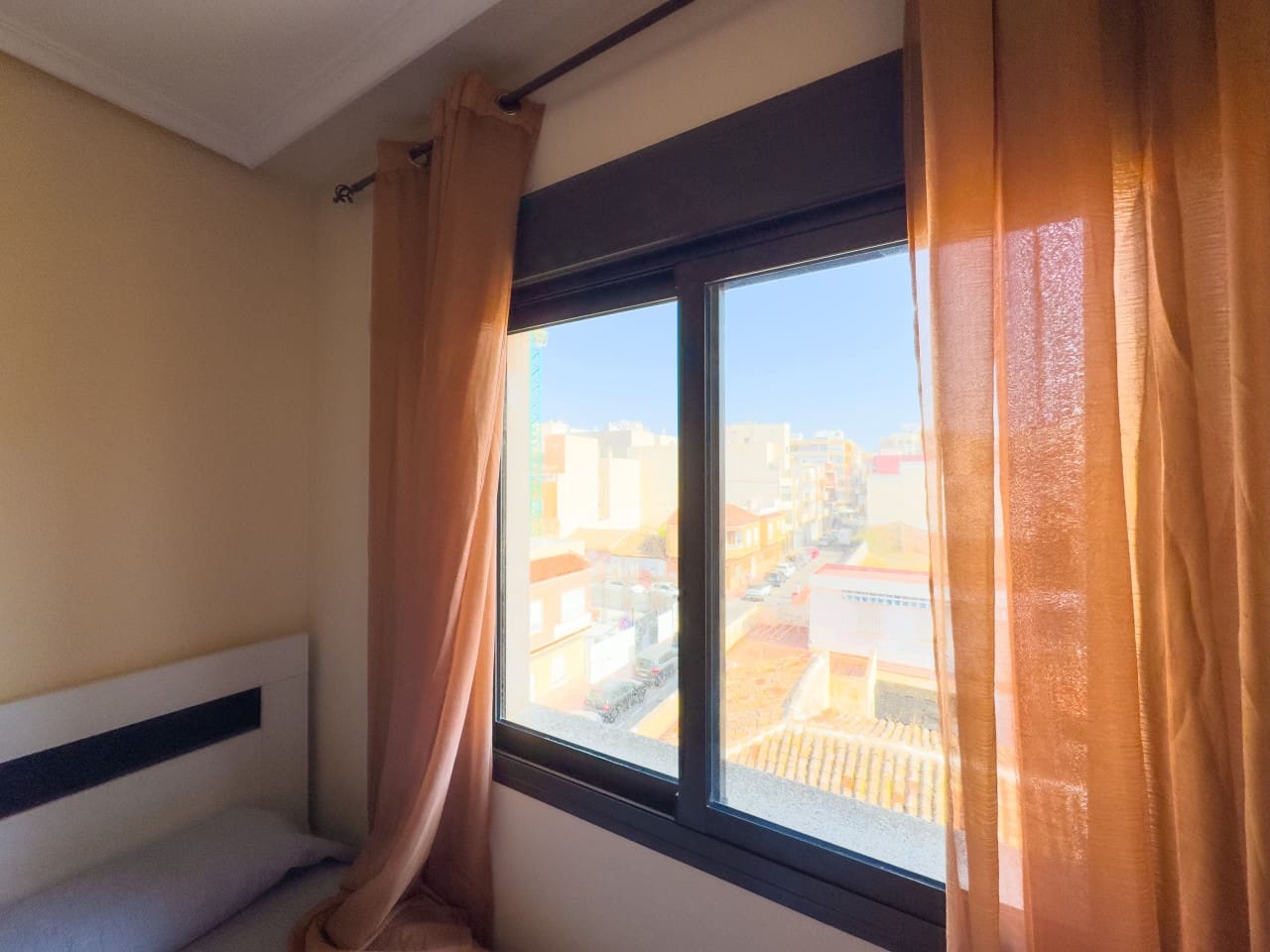 Apartamento de 4 habitaciones en Torrevieja en venta - 275.000 € (Ref: 9797879)