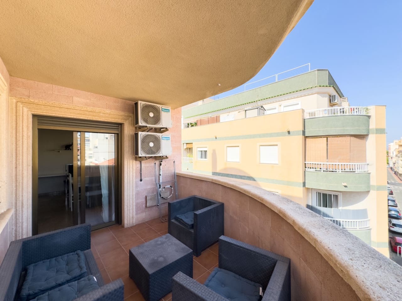 Apartamento de 4 habitaciones en Torrevieja en venta - 275.000 € (Ref: 9797879)