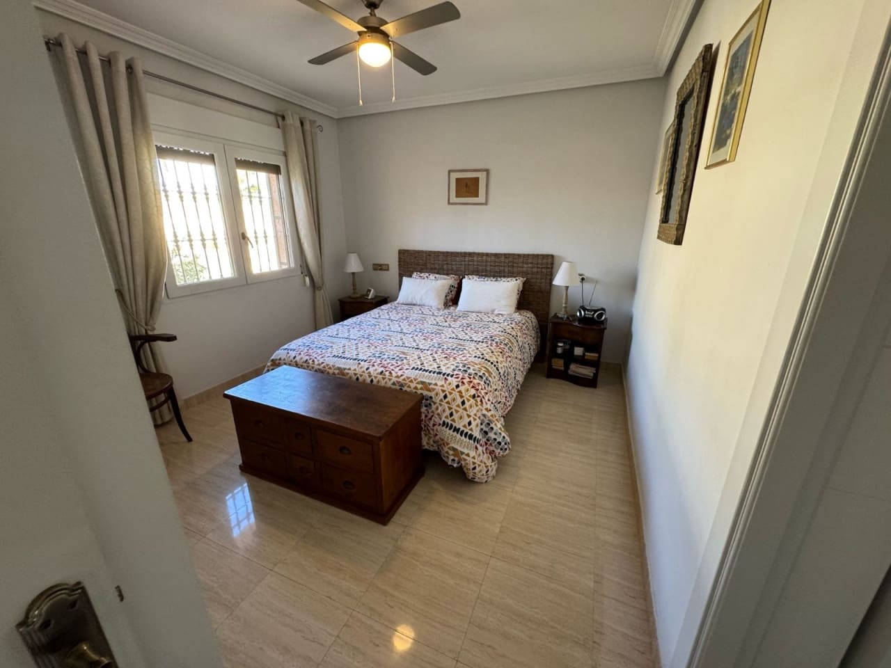 4 sypialnia Willa na sprzedaż w Torrevieja z basenem garażem - 456 000 € (Ref: 9797884)