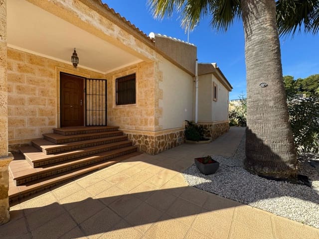 4 slaapkamer Villa te koop in Los Balcones - Los Altos, Torrevieja met zwembad garage - € 456.000 (Ref: 9797884)