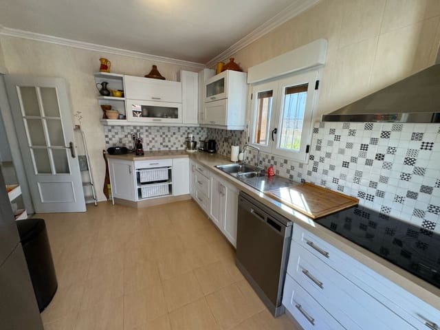 4 slaapkamer Villa te koop in Los Balcones - Los Altos, Torrevieja met zwembad garage - € 456.000 (Ref: 9797884)