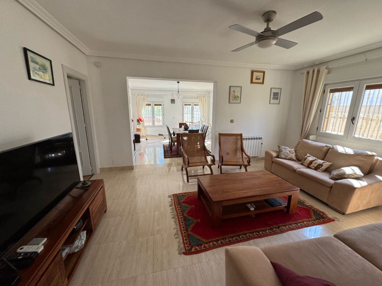 4 sypialnia Willa na sprzedaż w Torrevieja z basenem garażem - 456 000 € (Ref: 9797884)