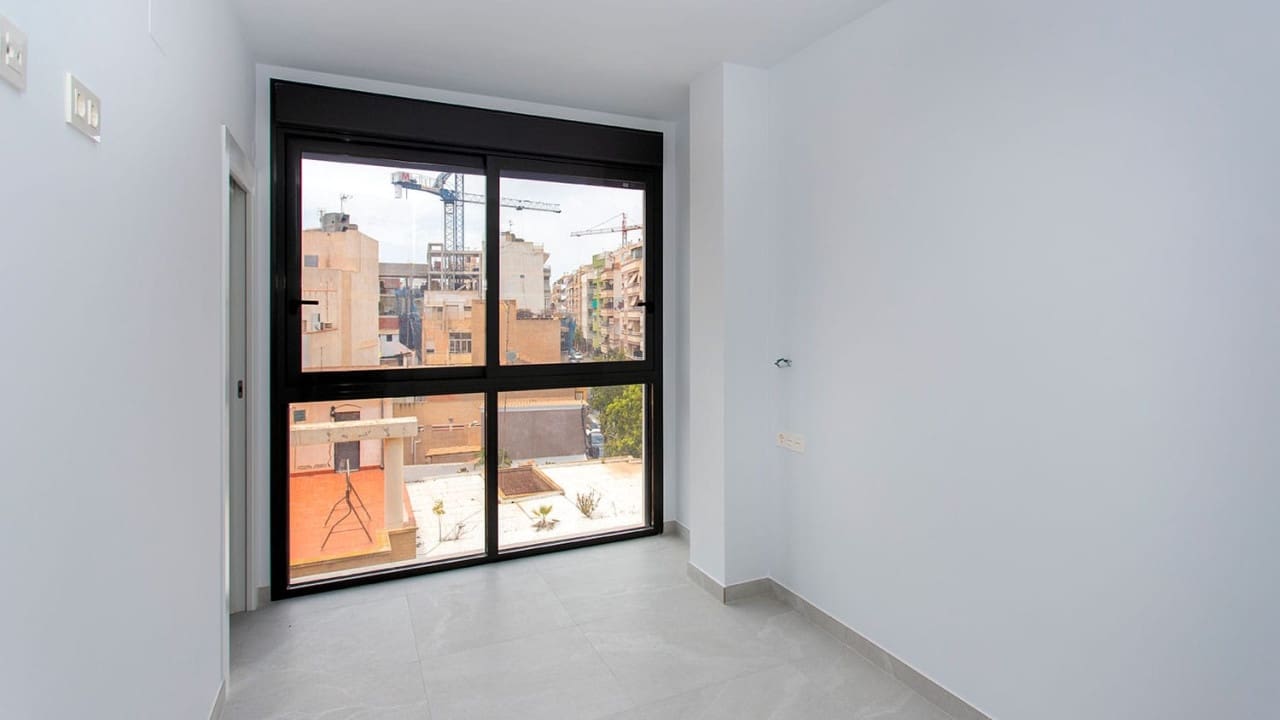 2 makuuhuone Huoneisto myytävänä paikassa Torrevieja mukana uima-altaan - 319 900 € (Ref: 9797888)