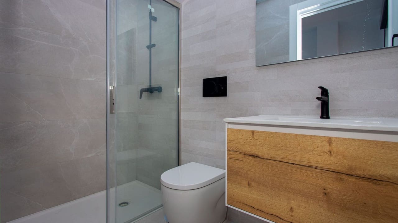 2 makuuhuone Huoneisto myytävänä paikassa Torrevieja mukana uima-altaan - 319 900 € (Ref: 9797888)