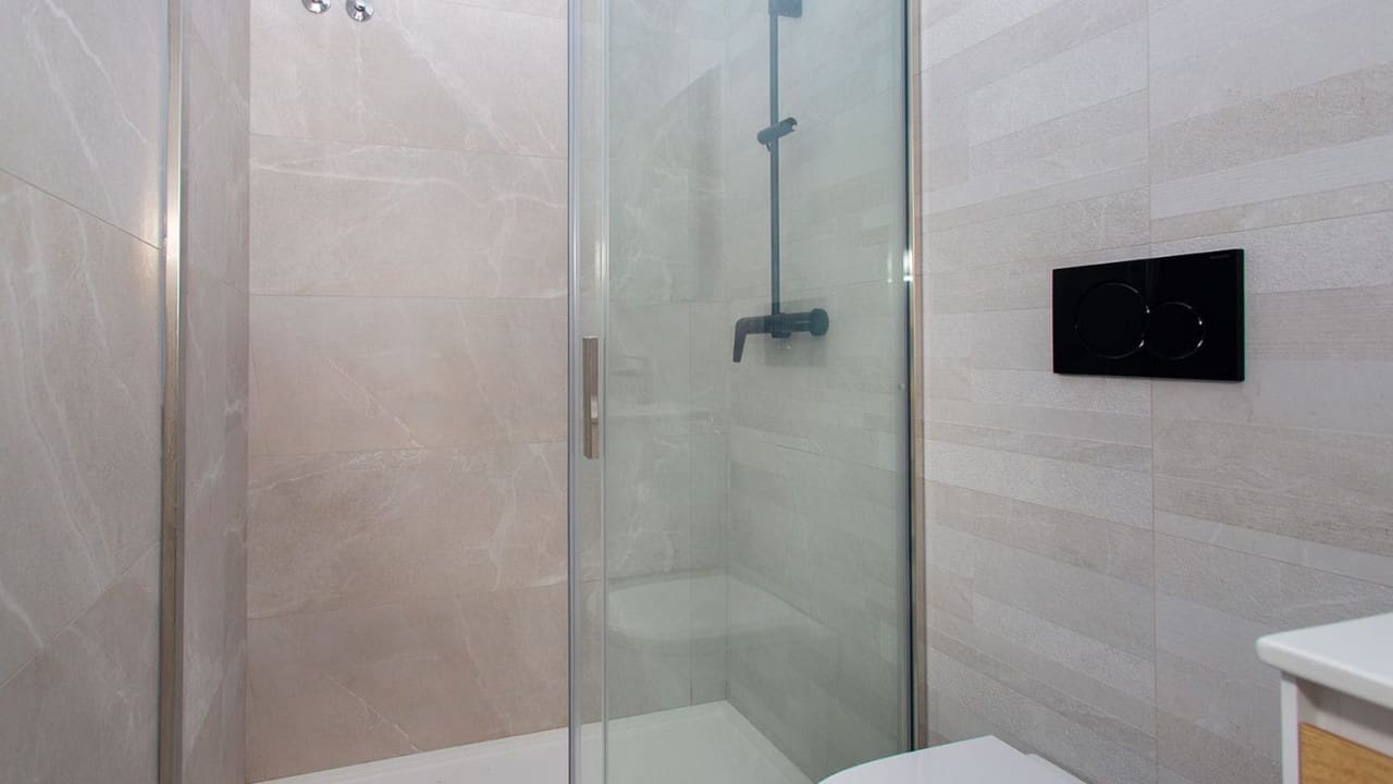 2 makuuhuone Huoneisto myytävänä paikassa Torrevieja mukana uima-altaan - 319 900 € (Ref: 9797888)