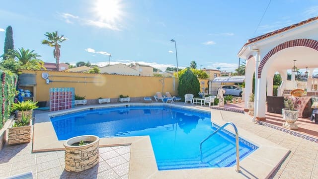 5 bedroom Villa for sale in Los Balcones - Los Altos, Torrevieja with pool - € 980,000 (Ref: 9797889)