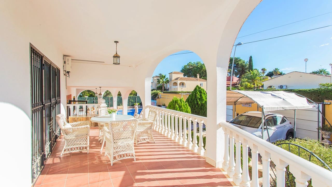 5 bedroom Villa for sale in Torrevieja with pool - € 980,000 (Ref: 9797889)