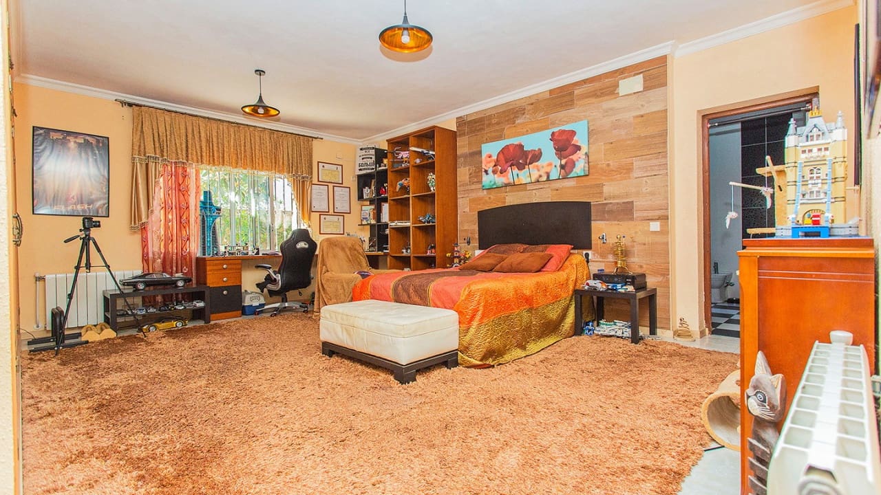 5 bedroom Villa for sale in Torrevieja with pool - € 980,000 (Ref: 9797889)