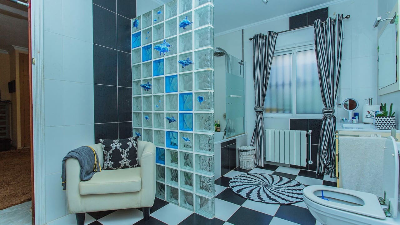 5 bedroom Villa for sale in Torrevieja with pool - € 980,000 (Ref: 9797889)