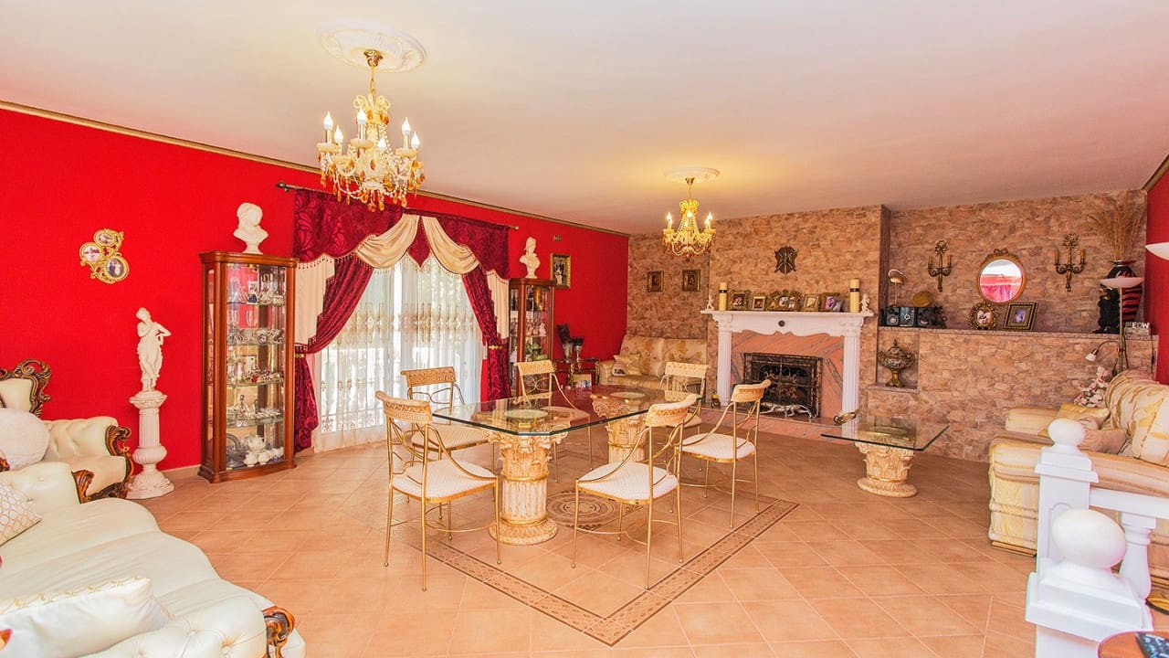 5 bedroom Villa for sale in Torrevieja with pool - € 980,000 (Ref: 9797889)