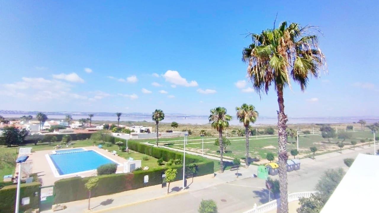 6 soveværelse Villa til salg i Torrevieja med swimmingpool garage - € 539.000 (Ref: 9797890)