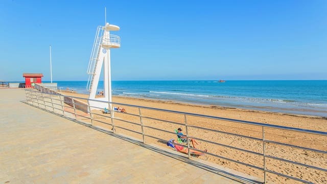 5 makuuhuone Huvila myytävänä paikassa Cañada del Molino, Torrevieja mukana uima-altaan 
autotalli - 1 170 000 € (Ref: 9797891)