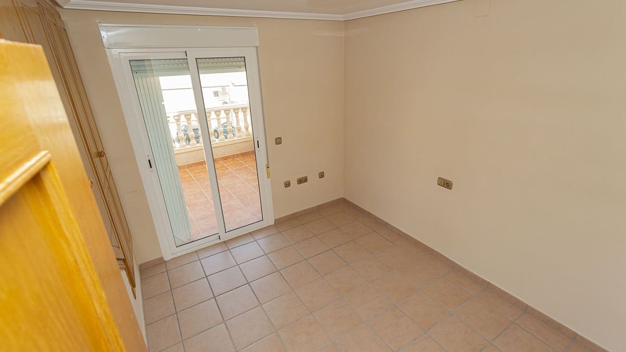 Casa de 3 habitaciones en Orihuela en venta con piscina - 310.000 € (Ref: 9797894)