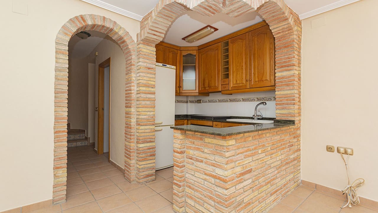 Casa de 3 habitaciones en Orihuela en venta con piscina - 310.000 € (Ref: 9797894)