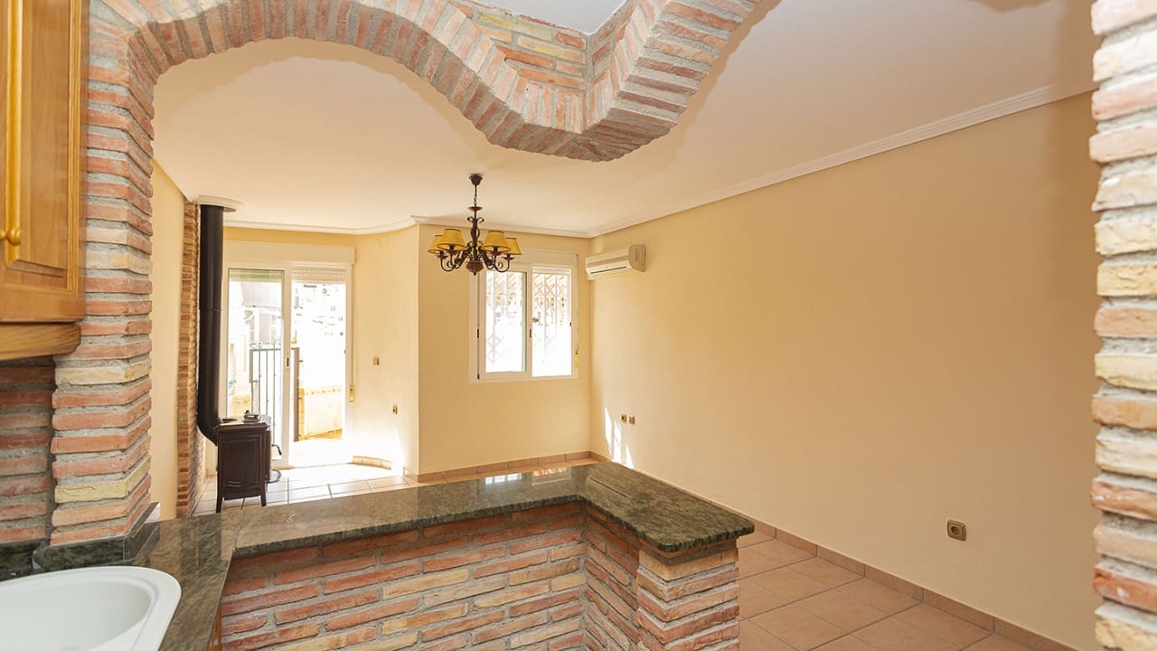 Casa de 3 habitaciones en Orihuela en venta con piscina - 310.000 € (Ref: 9797894)