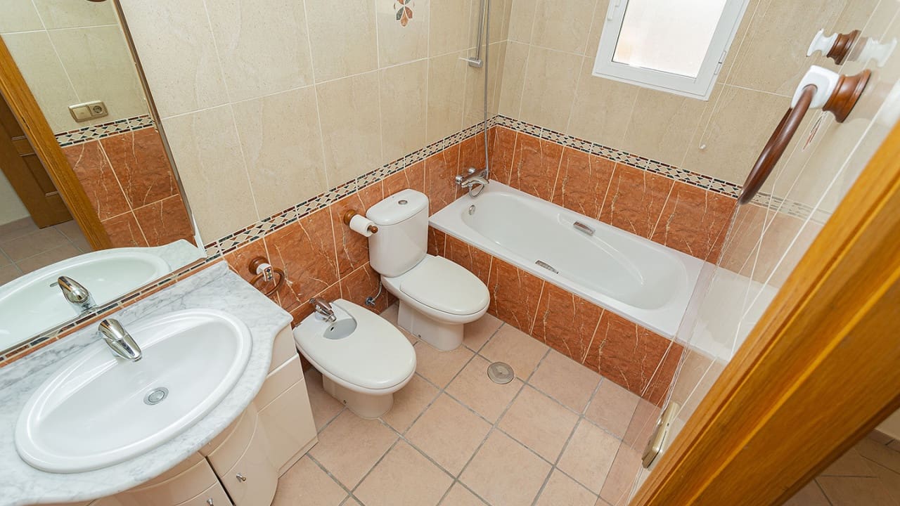 Casa de 3 habitaciones en Orihuela en venta con piscina - 310.000 € (Ref: 9797894)