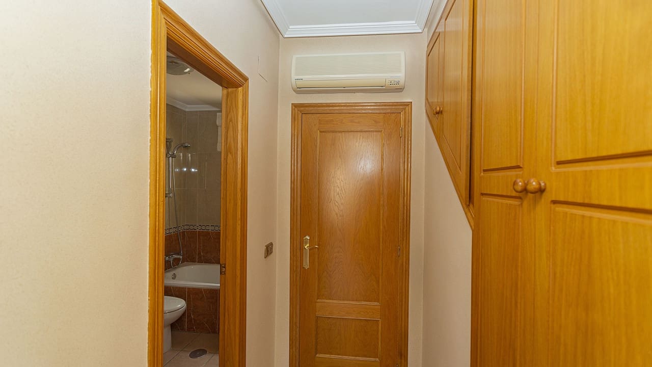 Casa de 3 habitaciones en Orihuela en venta con piscina - 310.000 € (Ref: 9797894)