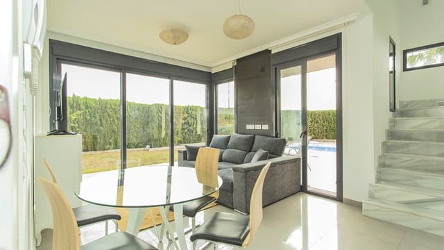 Chalet de 3 habitaciones en Lomas de Cabo Roig - Los Dolses, Orihuela en venta con piscina - 499.000 € (Ref: 9797899)