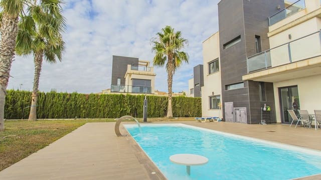 Chalet de 3 habitaciones en Lomas de Cabo Roig - Los Dolses, Orihuela en venta con piscina - 499.000 € (Ref: 9797899)