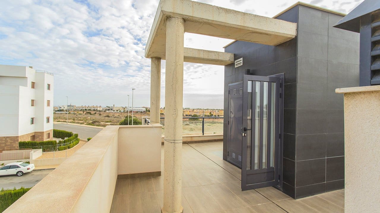 3 Zimmer Villa zu verkaufen in Orihuela Costa mit Pool - 499.000 € (Ref: 9797899)