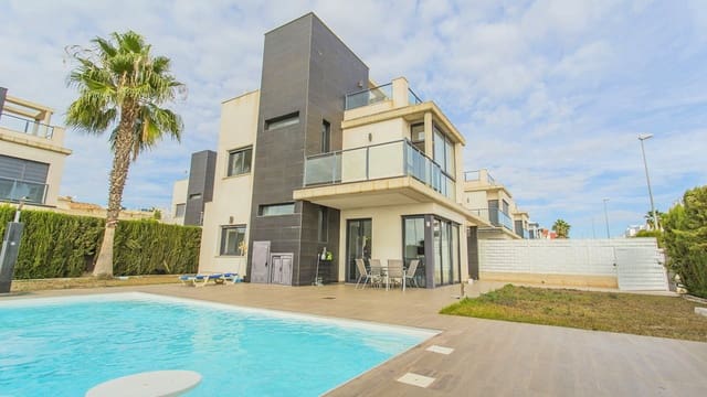 Chalet de 3 habitaciones en Lomas de Cabo Roig - Los Dolses, Orihuela en venta con piscina - 499.000 € (Ref: 9797899)